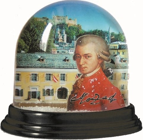 snow globe: original Mozarthouse